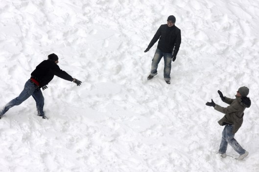 回到宿舍，同學們打起第二場雪仗