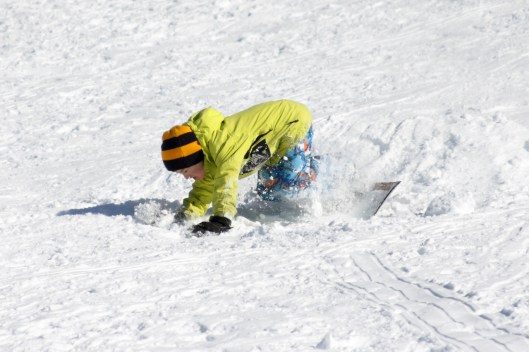 也有不少人玩起單板滑雪