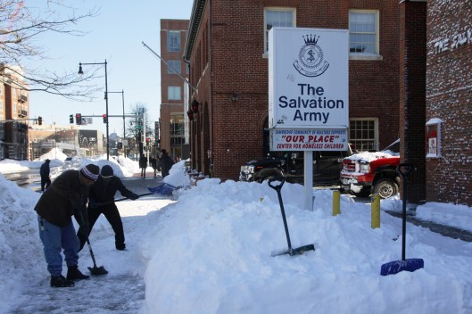 無數默默掃雪讓城市恢復正常運作的人們
