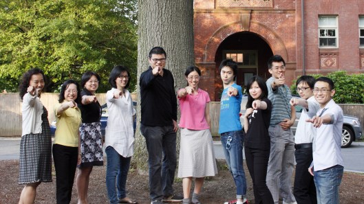 劍橋合唱團小團表演前合照