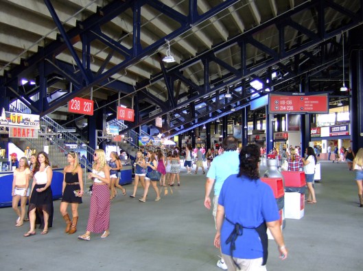 看台後方商店街