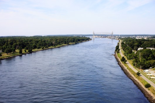 橋上鳥瞰鱈魚角運河