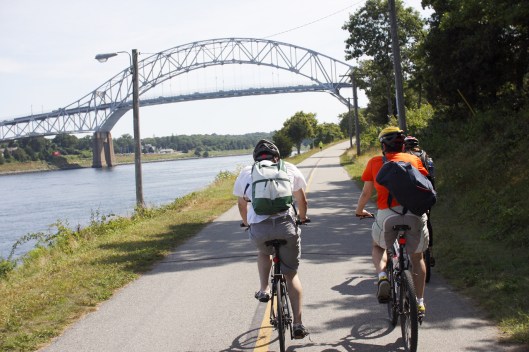 遠處即為薩加莫爾大橋