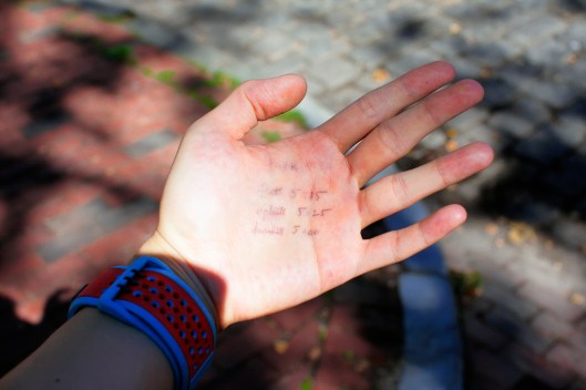 賽後補拍左手上的配速表